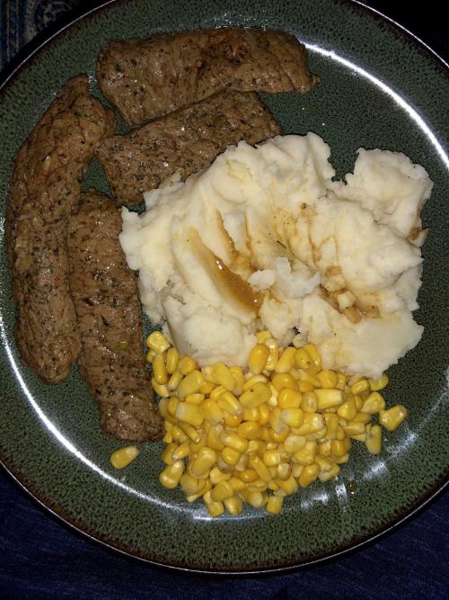 Homemade Steak , with butter mash and corn Make sure to follow me on Instagram @theshittyfoodblog: h