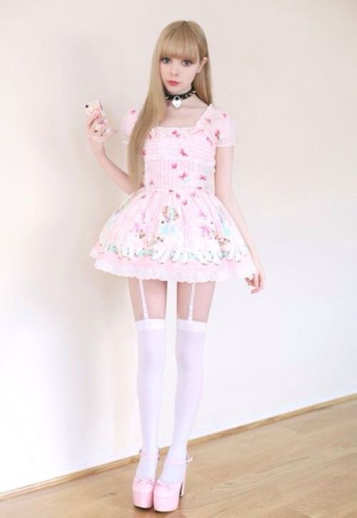 suchaweakloser: Sissies are always at their very prettiest when in pink!