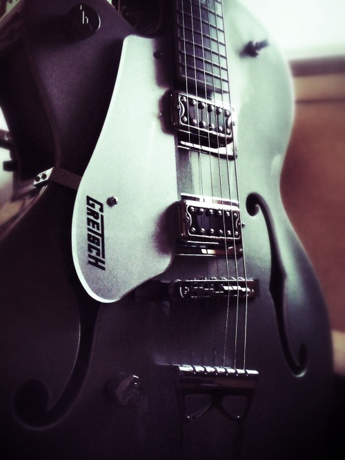 intervalic-colors:  My Gretsch.-Boslok- 