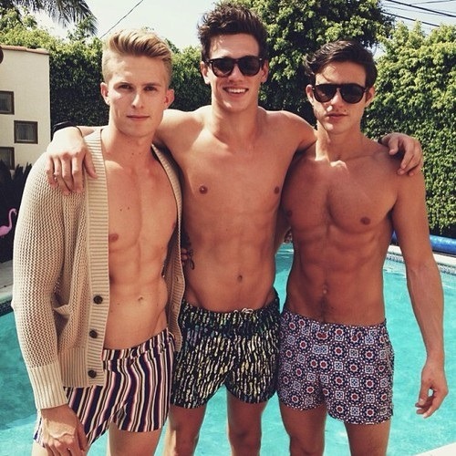 livinglifewithderek:  http://tinyurl.com/ohmgefg