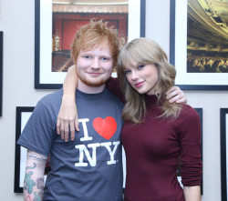 tswiftdaily:  Backstage at Madison Square
