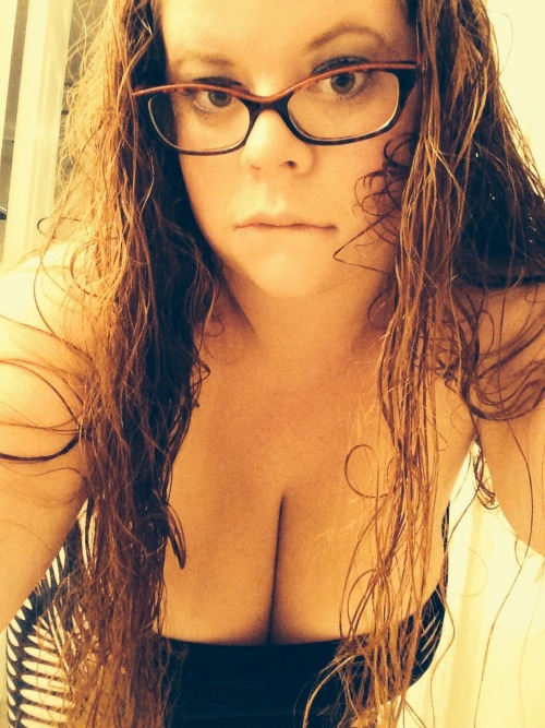 buzzingbre:  Playing dress up!