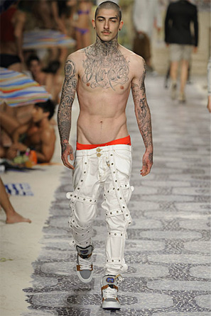 Frankie Morello&rsquo;s Spring 2011 collection at Milan Fashion Week.