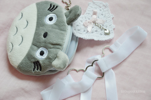 littlepinkkittenshop:  Just added this little set to my shop ♡ comes with a free totoro purse because I just think they are so cute! 