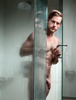 sawyourpenis:  HOT GUY naked in the shower…!