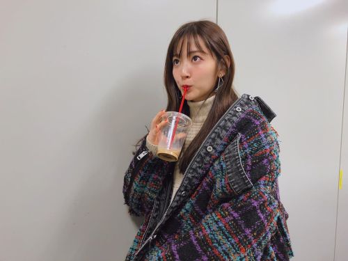 鈴木愛理 on Instagram 2019.11.27 #あったかくして、冷たいカフェラテ飲む派