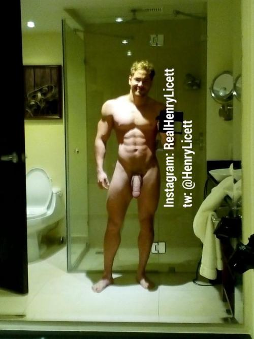 sprinkledpeen:  Henry Licett’s bathroom porn pictures