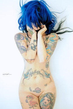 dododieratte:  RIA E. MAC CARTHY ist RIAE SUICIDE lucadenardo:  Color my soulmuse: Ria E. Mac Carthy   