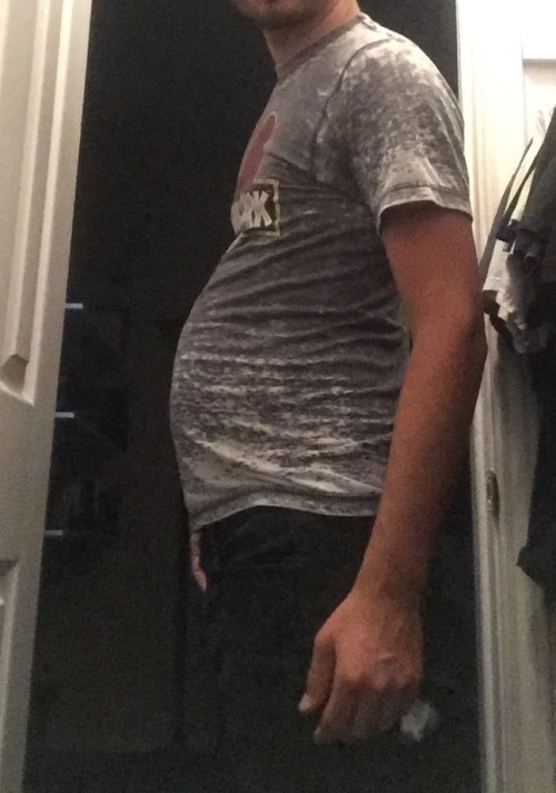 lyricmpreg:  Wore this shirt out today. It’s super comfortable but the design pattern makes me look sweaty? :\