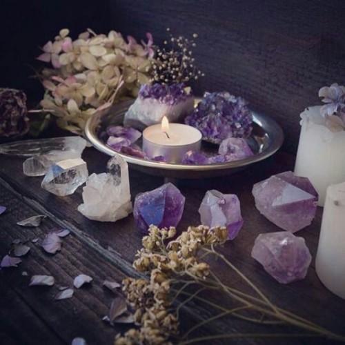 justsomewitchcraft: I really want some crystals but I have no idea where would be the best place to 