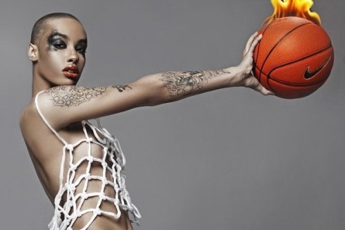 geekscoutcookies: bowtielass: Azmarie Livingston. She could get all my loins and coins