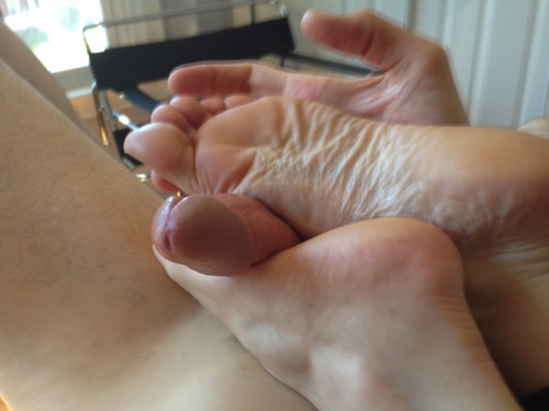 sammifeet: Not huge cumshots on my feet because we’ve been having a lot of sex lately. F