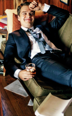 yikesbucky:   favorite sebastian’s  (✿ ♥‿♥)  4/10 favorite photoshoots
