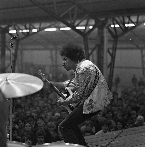 languagethatiuse:Mr. Jimi Hendrix. 