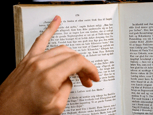 Spencer Reid's Hands + Books