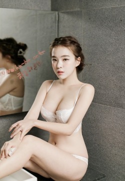 explicitlyambiguous:  Haneul (via Imgur)   If you’re curious, the web address written on the mirror is:  www.hn-hn.co.kr  Note: this is a link to a designer lingerie website, where Haneul Lee is the primary fitting model. If you like her photos and