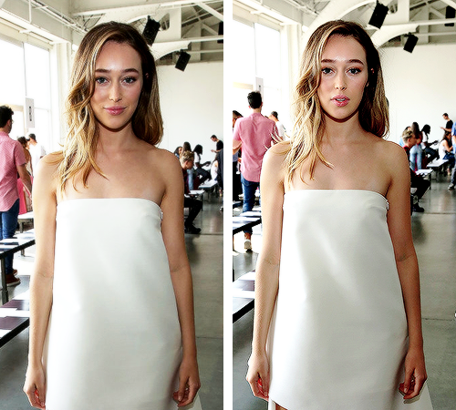 alyciajazmin:  Alycia Debnam-Carey attends Dion Lee Front Row September 2016 during