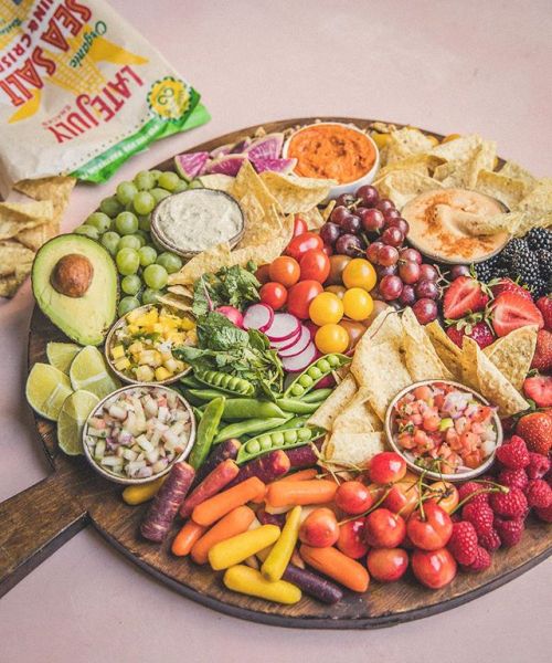 summertime and the snackin’ is easy @LateJulyOrganic sea salt chips, dips, fruits and veggies 