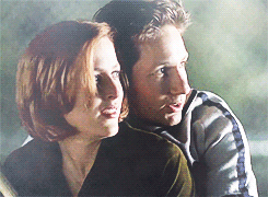 coalitiongirl:  mulder & scully + hanging out 