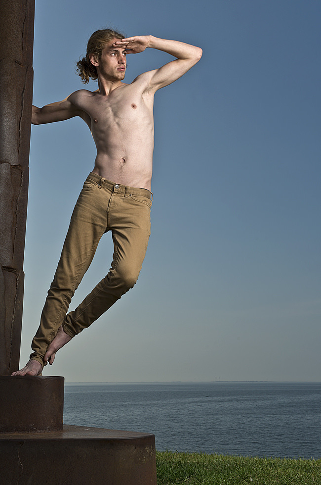 fullfrontalmale:  MODEL: UnknownPHOTOGRAPHER: Ewoud Broeksmawww.fullfrontalmale.tumblr.com