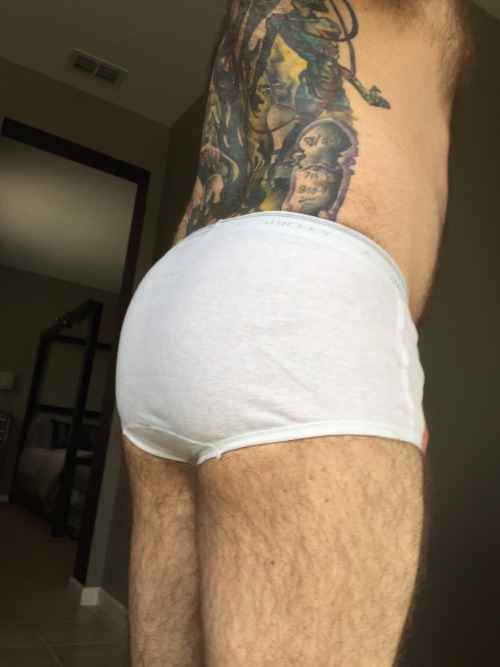 thebearunderground:  The Bear Underground Archive14,000+ posts of the hottest hairy men around the globe.