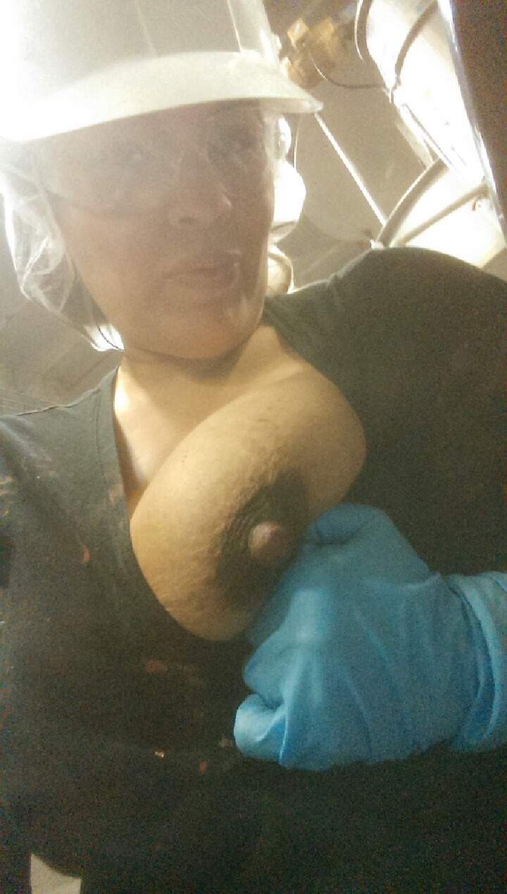 rtupnu:  eatu75:  Love the big nips  Mmmmmmm So Fukin Deliciouz Lookin… Yum YUM!!