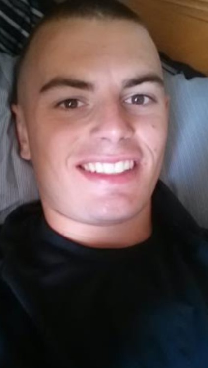 hotazzlibraguy:  militaryboysunleashed:  21 year old marine  Gotta love a man with two slick heads ….. yum yum
