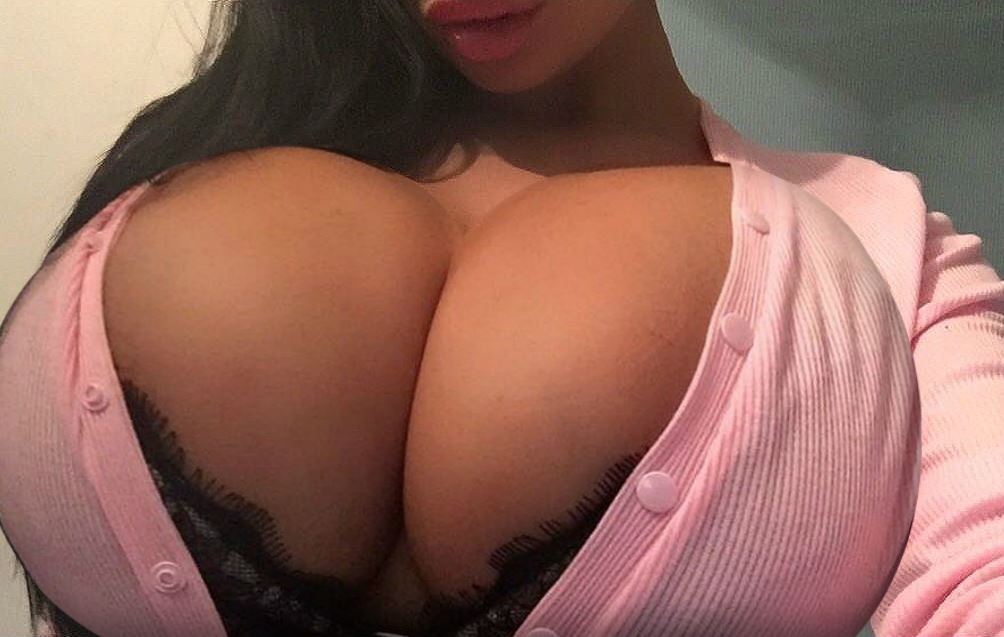bimbosandbabes:  The hottest bimbos from across Tumblr: bimbosandbabes.tumblr.com