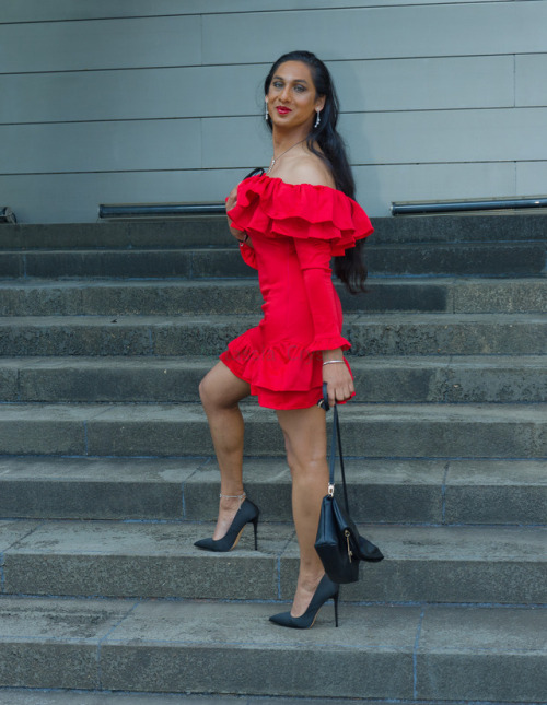 Being all red!! :)Oh.. and how about them super sexy super thin stiletto heels, eh? &lt;3