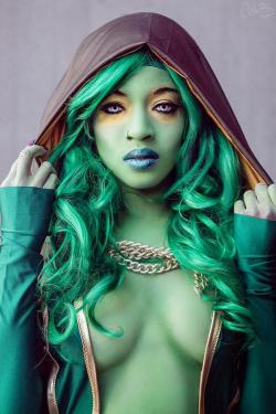 superheroesincolor:  Gamora #Cosplay by Maki