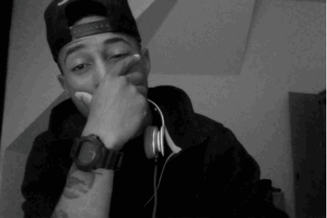 isaiahdior:  failed attempts at being attractive while smoking = me lmao, save me.