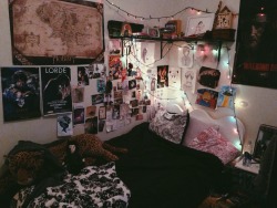 wellingtonmp3:  my bed area 