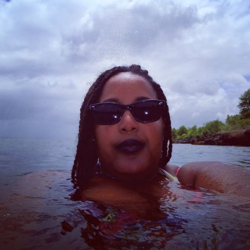 #unbothered #mermaid #blacklipstick #boxbraids (à Plage de corps de garde, Sainte Luce)