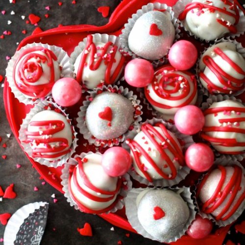 -=- CHOCOLATE HEART BOX CAKE