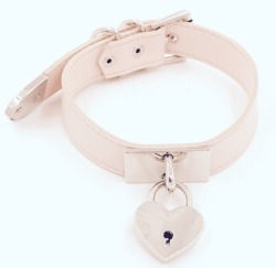 plasma-kitty:  My daddy is buying me this collar! 😊🙈💕👑 