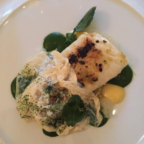 Turbot à la plancha by @christianlesquer au @lecinqparis @fourseasons George V Paris  #finedining #g