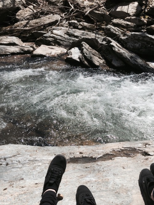 blisteredhc:  get high with your friends in pretty places 