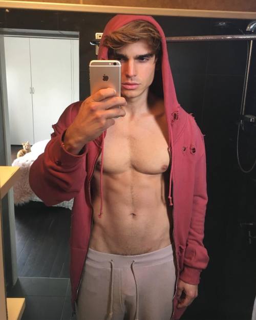 cruelgays: dead.