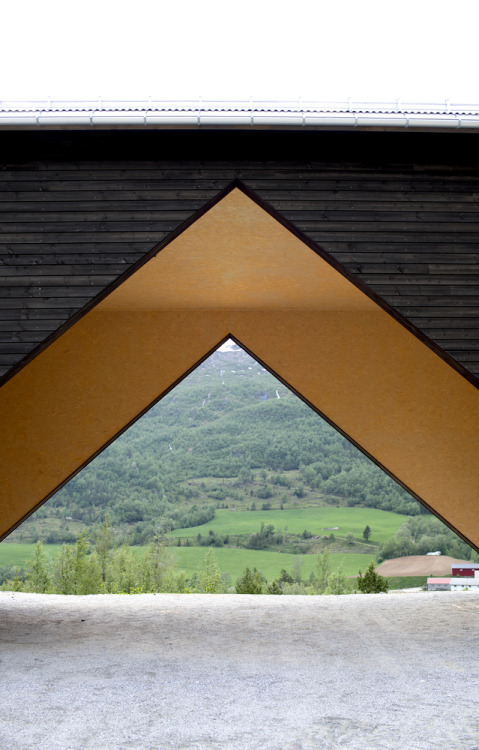 Good wood - WOW. That’s all I’ve got. Just a big old WOW.The ‘1/3 House’in Norway by Rever & Dra