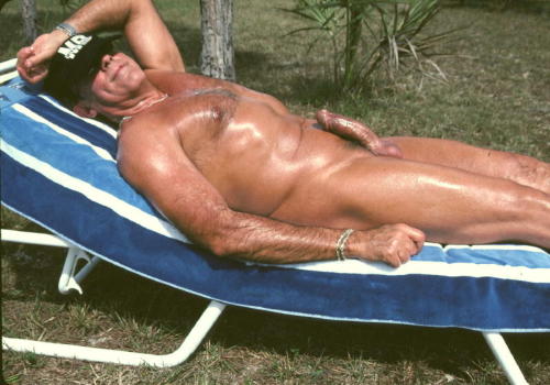 secretpatrolsoul:  That man is fine!