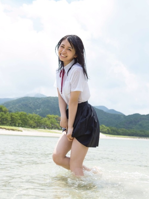 Neru Nagahama 1st Photobook