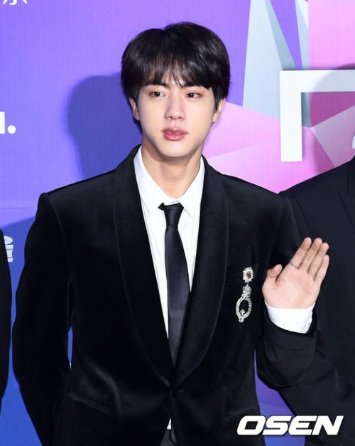 180125: BTS AT SMAS RED CARPET | 7 VISUALS