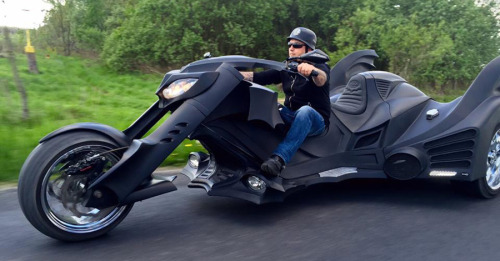 tool13:  uggly:  Bat Cycle by Game Over Cycles  I need this!