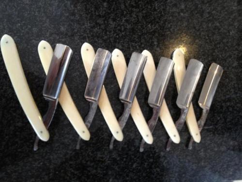knifepics:  Straight Razor - Ivory Scales