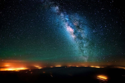 culturenlifestyle: Spectacular Views Of The Night Sky From The Cockpit Airplane pilots literally hav