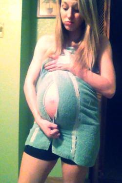  More pregnant videos and photos:  Naked,