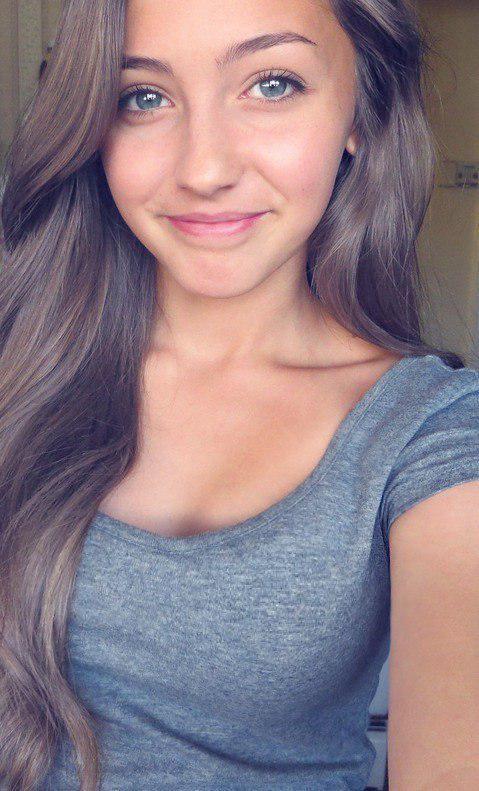 ilovepussy1266:  Julia (19 Photo)