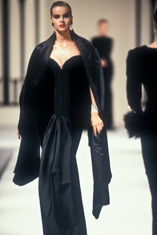Valentino - Fall 1989 Couture