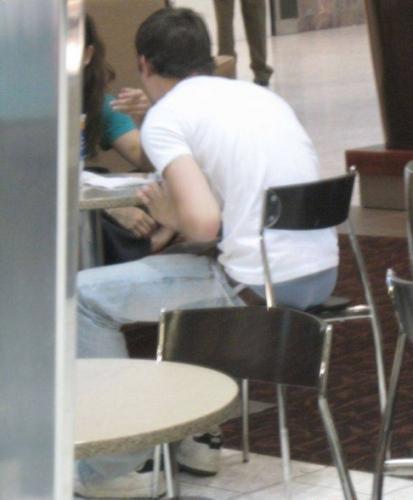 sagginboys:  Candid sagging pic