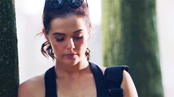 larajeanxkavinsky:  fangirl challenge [favorites]: wear your hair up 
